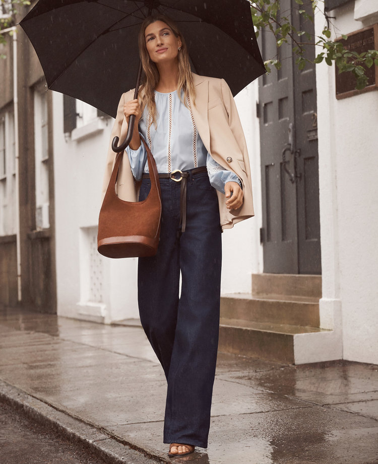 Ann Taylor The Petite Wide Leg Jean Size 12 Classic Rinse Wash Women's