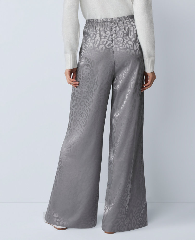 The Petite Easy Wide-Leg Pant