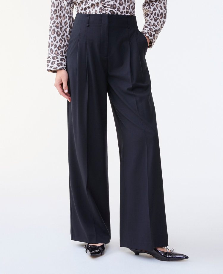 The Petite Pleated Wide-Leg Pant