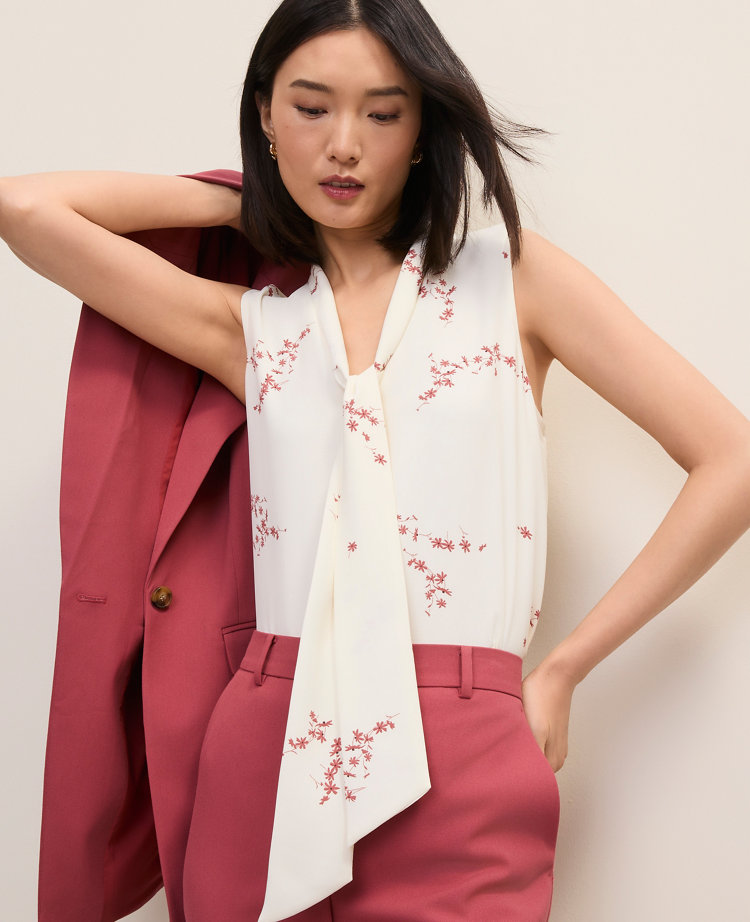 Floral Bow Neck Shell