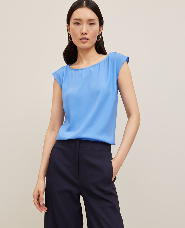 Sleeveless Crew Neck Top