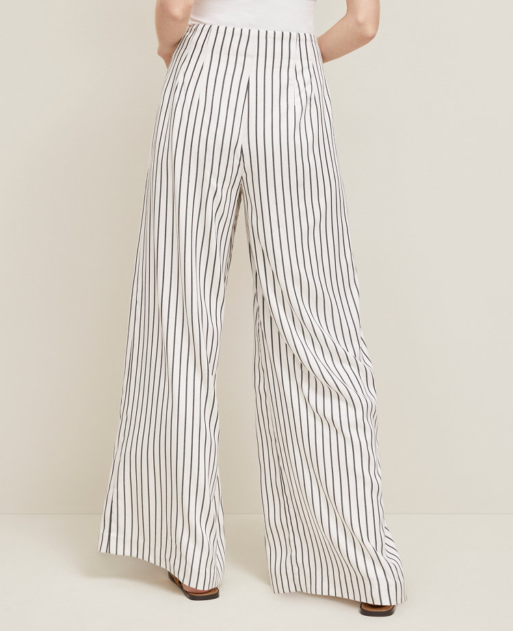The Petite Side-Zip Wide-Leg Pant in Twill
