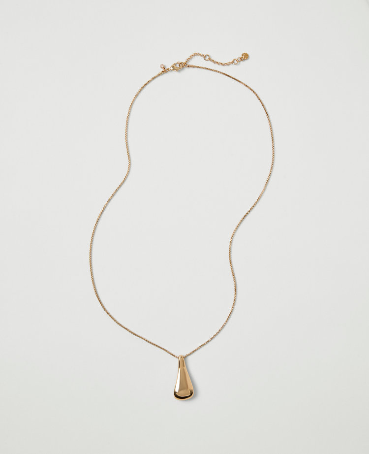 Metal Pendant Necklace