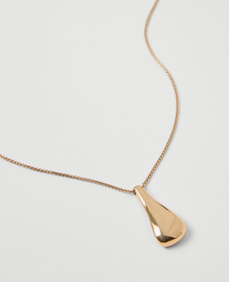 Metal Pendant Necklace