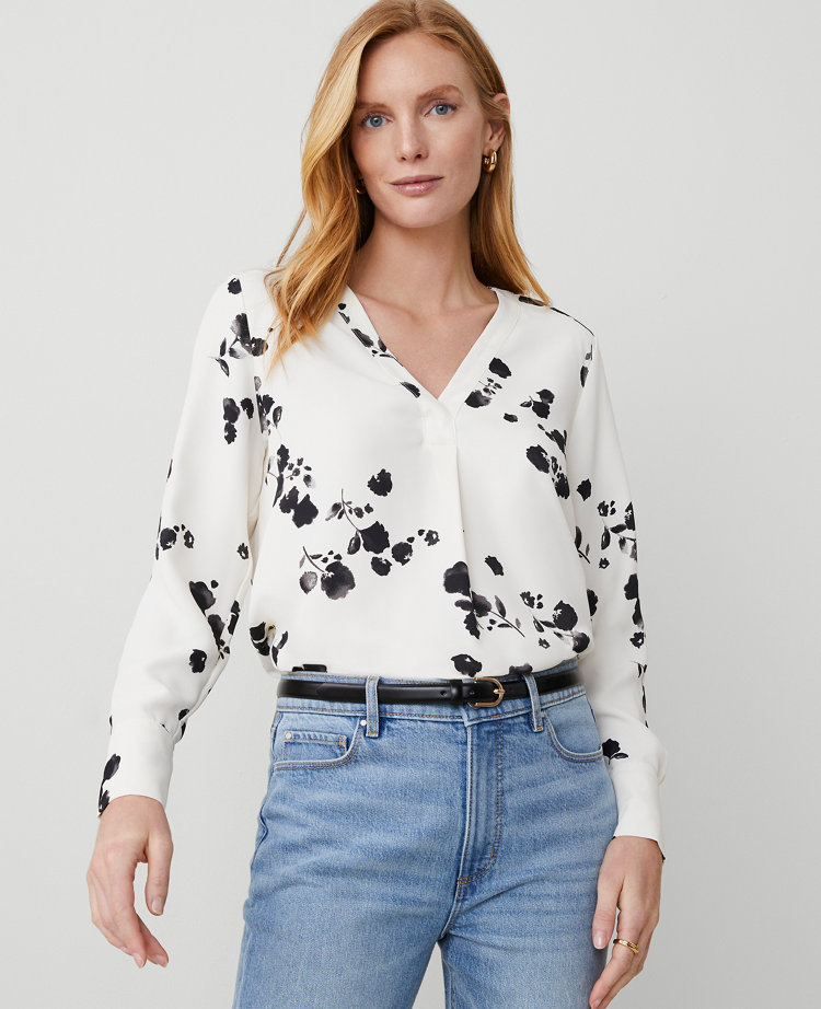 Ann Taylor Petite Floral Mixed Media V-Neck Top Winter White- Black Women's