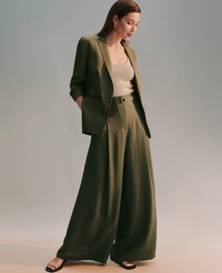 The Petite Statement Wide-Leg Pant