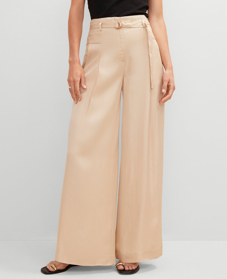 The Petite Statement Wide-Leg Pant