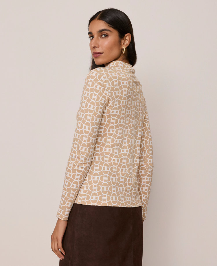 Chain Link Mock Neck Top