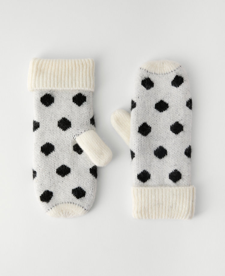 Dotted Mittens