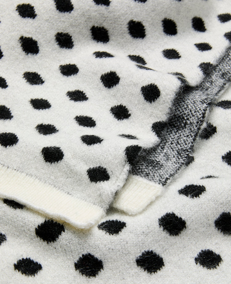 Dotted Blanket Scarf