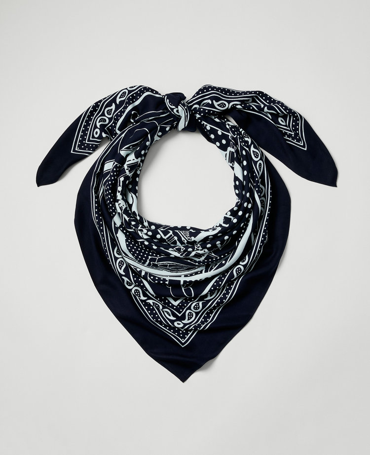 Chain Link Print Square Scarf