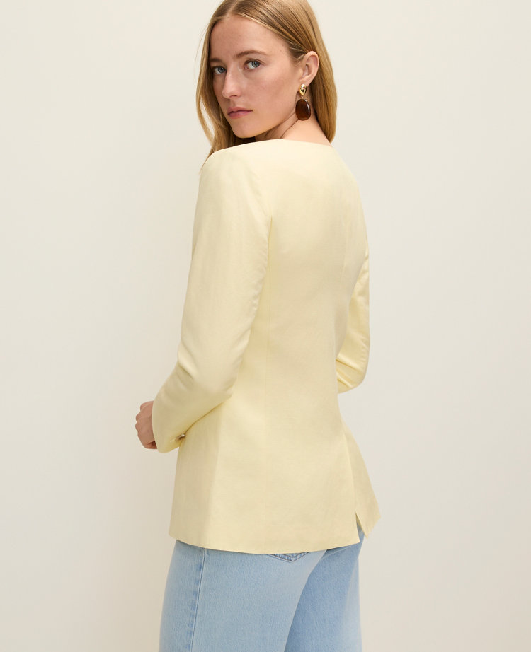 The Cutaway Jacket in Linen Blend