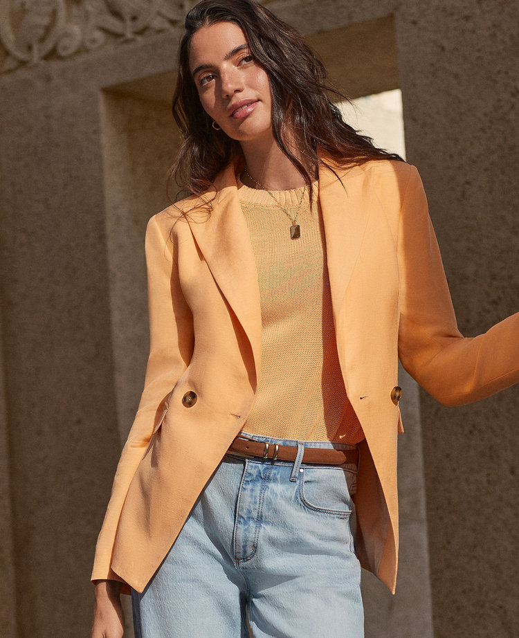 The Cutaway Blazer in Linen Blend