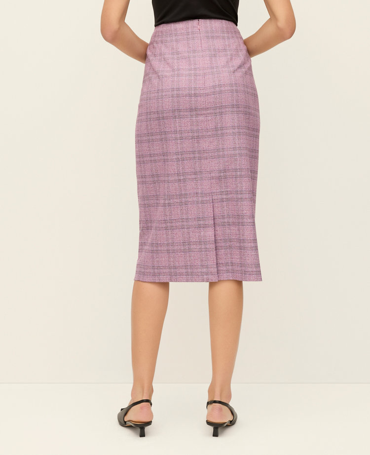 The Pencil Skirt in Plaid