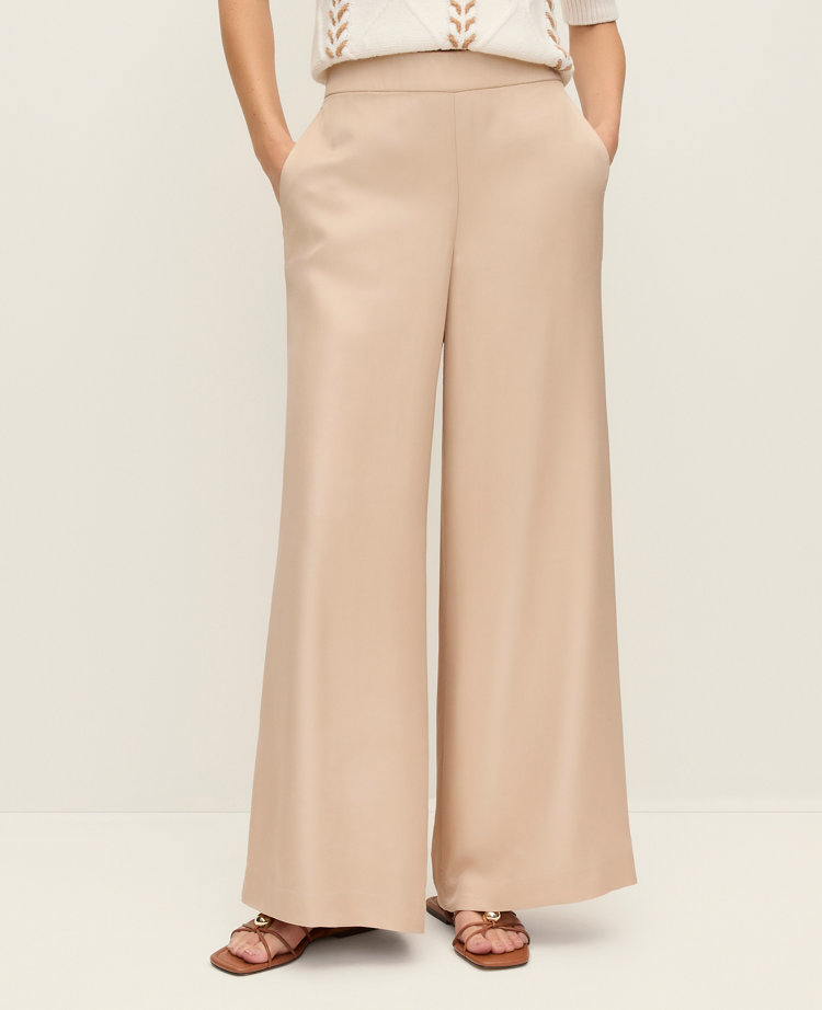 The Petite Easy Wide-Leg Pant