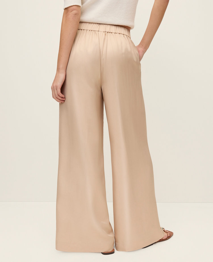The Petite Easy Wide-Leg Pant