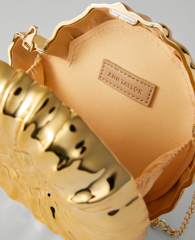 Metal Conch Clutch