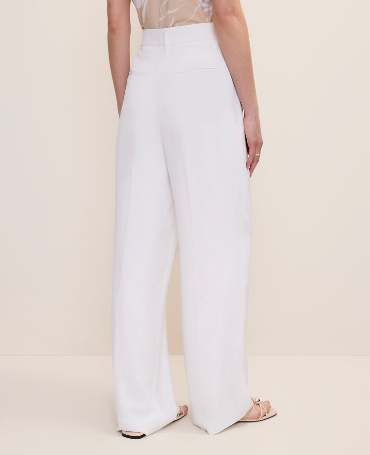 The Pleated Straight Pant
