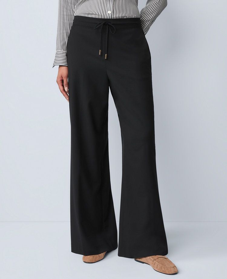 Wide-Leg Jogger Pant