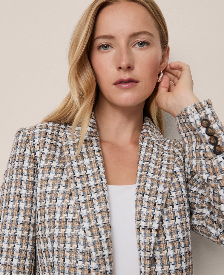 The One Button Fitted Blazer in Tweed