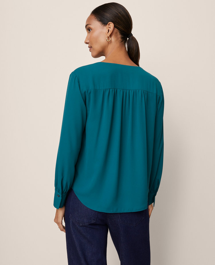 V-Neck Popover