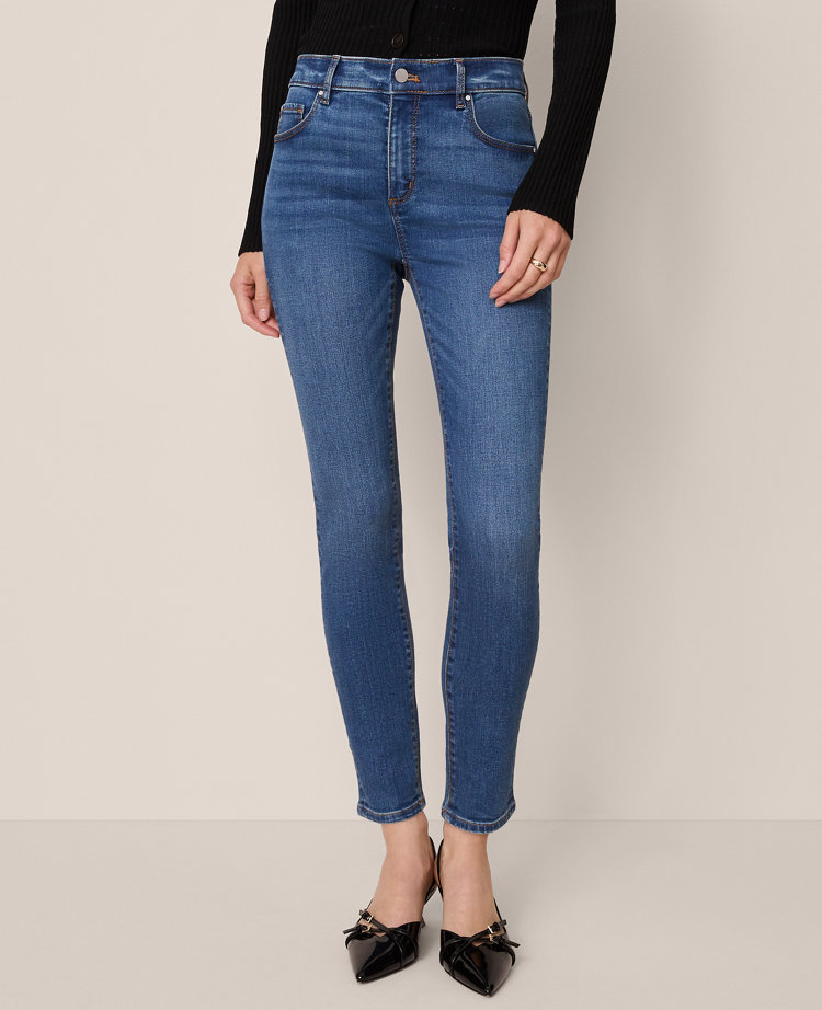 Mid Rise Skinny Jeans in Classic Wash