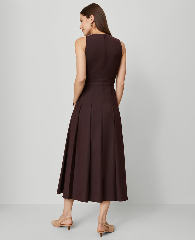 The Crew Neck Pleated Midi Dress