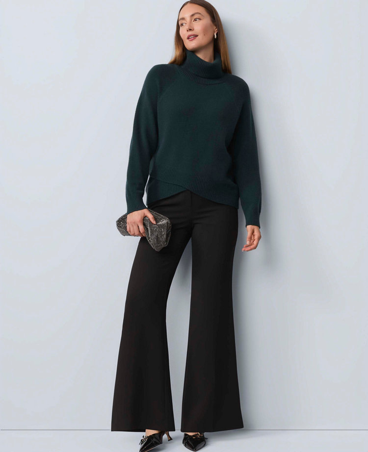 Ann Taylor The Petite Perfect Flare Pant In Black