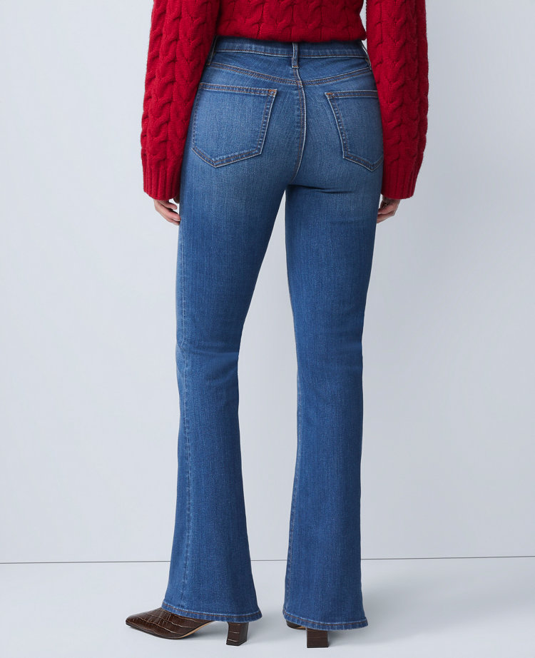 Weekend Collection Petite Boot Jean — Curvy Fit