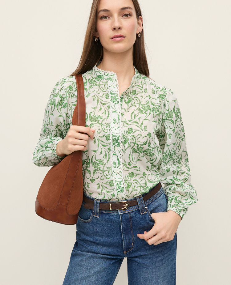 Floral Embroidered Collar Blouse