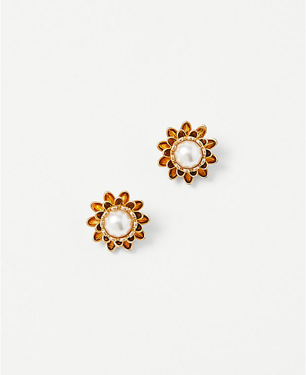 Pearlized Metal Flower Stud Earrings