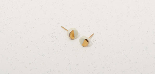 Zoë Comings Tiny Pebble Stud Earrings