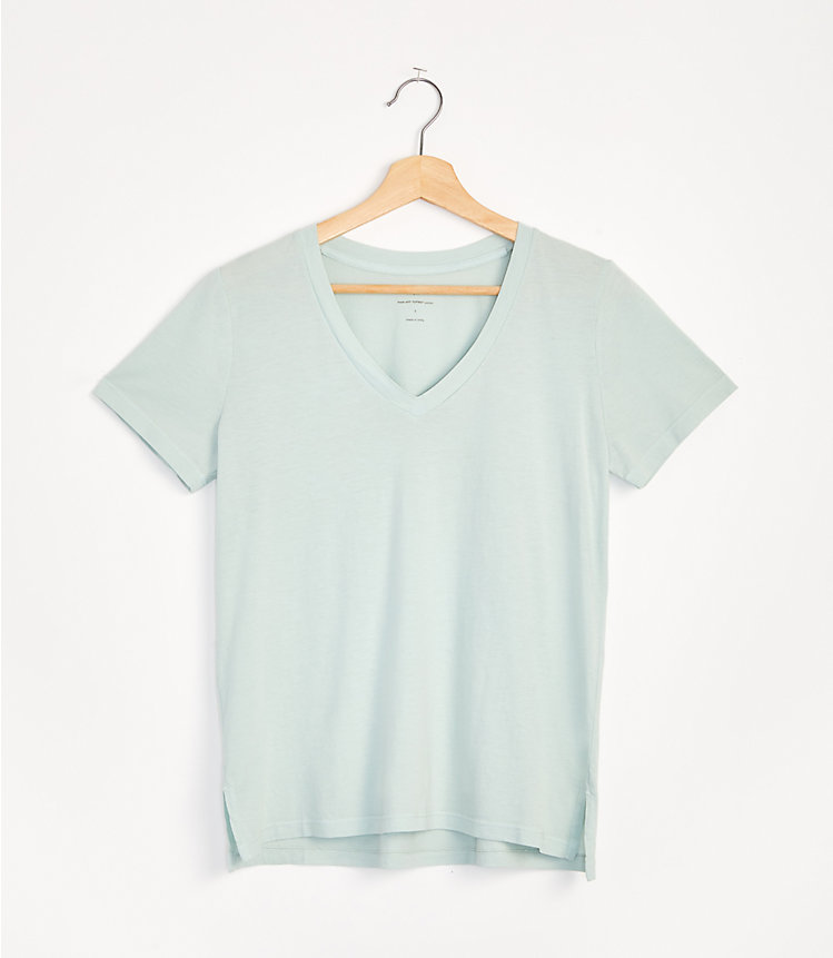 Lou & Grey Softserve V-Neck Tee image number null