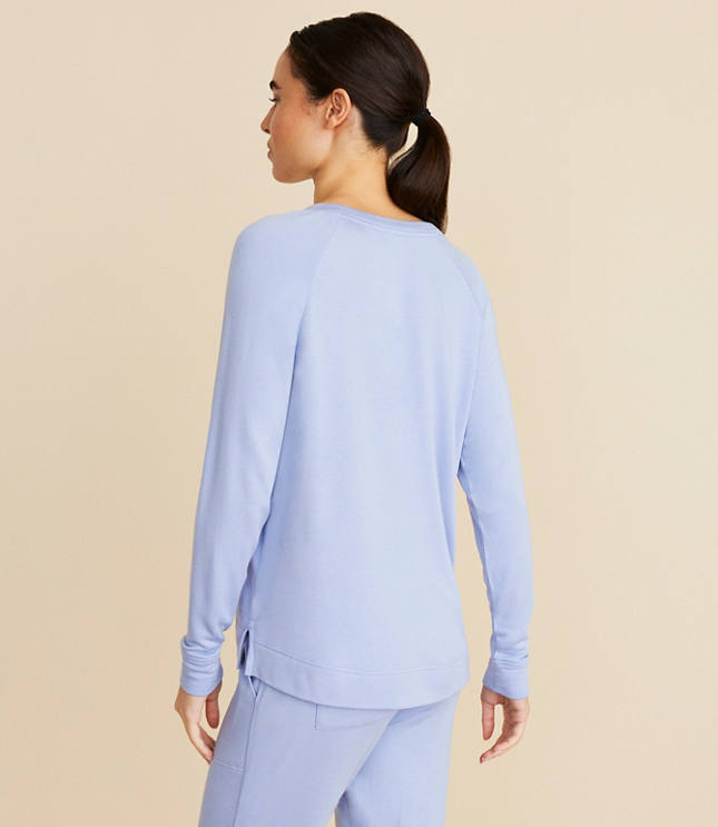 Lou & Grey Signaturesoft Sweatshirt carousel Product Image 3