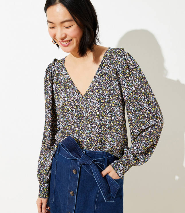 Garden V-Neck Puff Sleeve Blouse