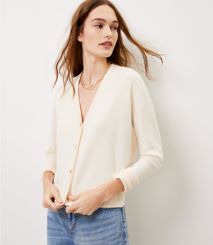 Relaxed V-Neck Cardigan image number null