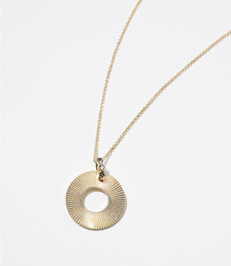 Circle Pendant Necklace image number null