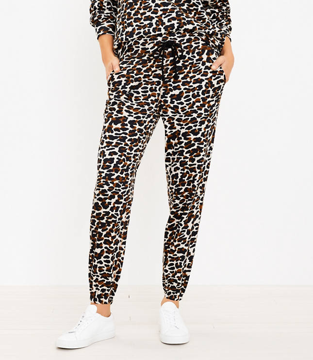 Lou & Grey Leopard Print Fluffy Fleece Sweatpants