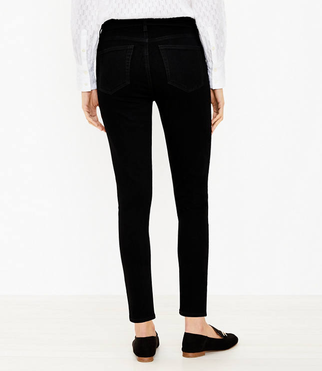 Petite Curvy Mid Rise Skinny Jeans in Black
