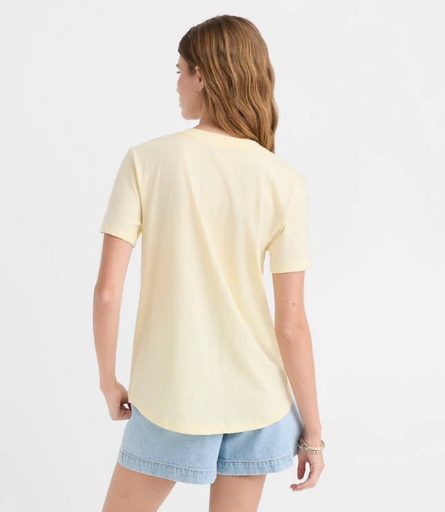 Everyday V-Neck Tee carousel Product Image 3