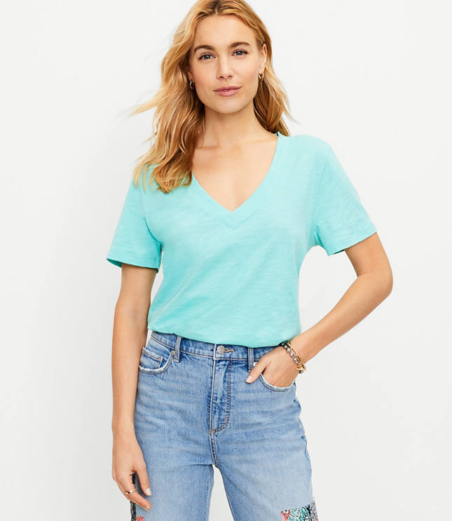 Everyday V-Neck Tee carousel Product Image 1