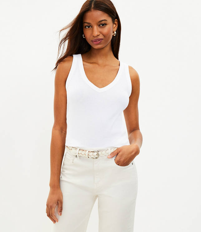 V Neck Tank Top: Anda