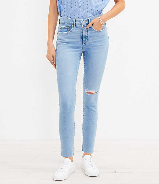 Petite Frayed Mid Rise Skinny Jeans in Authentic Light Indigo Wash