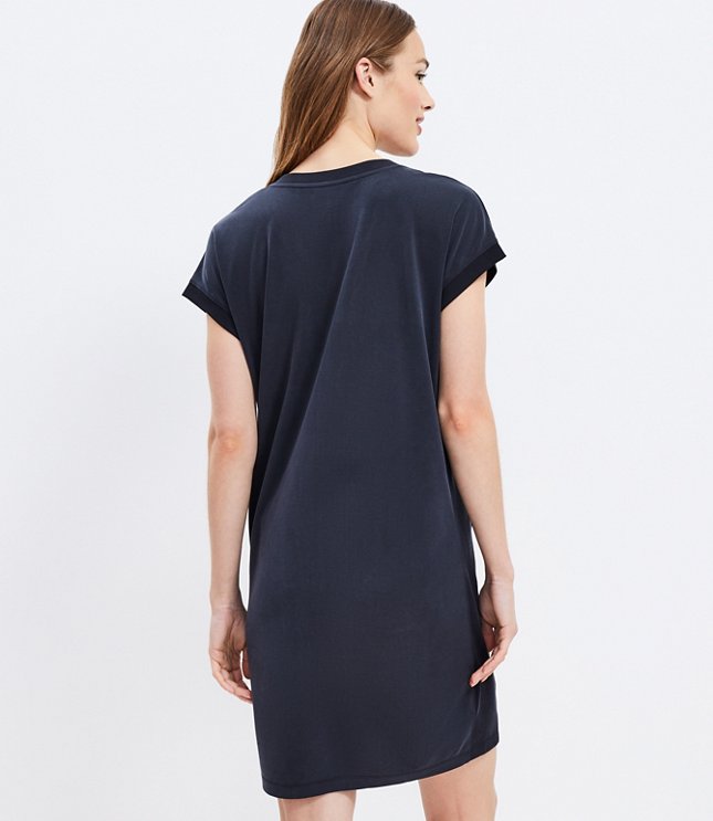 Lou & Grey Sandwashed V-Neck Pocket Dress image number 2