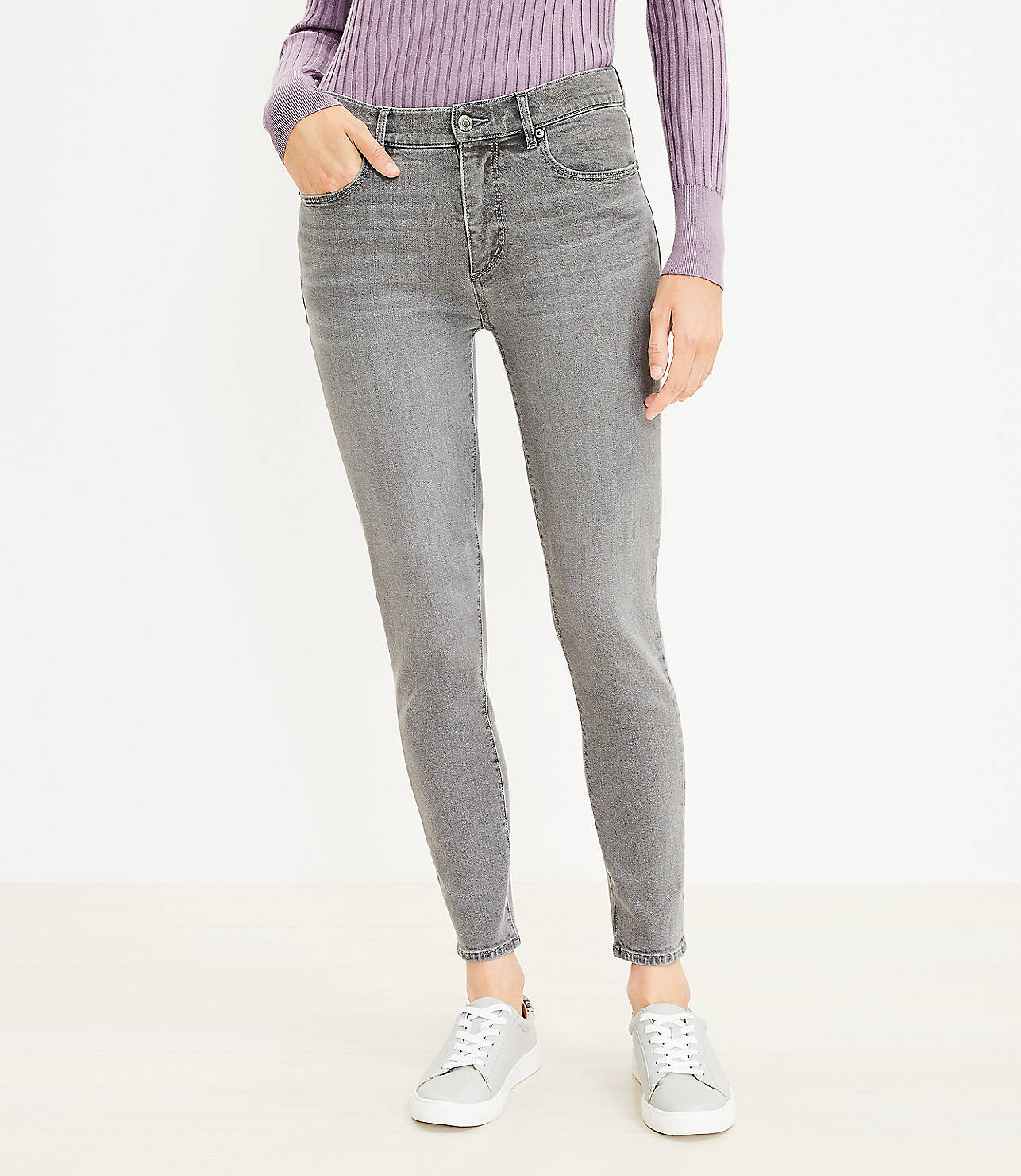Curvy Mid Rise Skinny Jeans in Staple Grey Wash