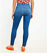 Curvy Chewed Hem Mid Rise Skinny Jeans in Bright Mid Vintage Wash carousel Product Image 2