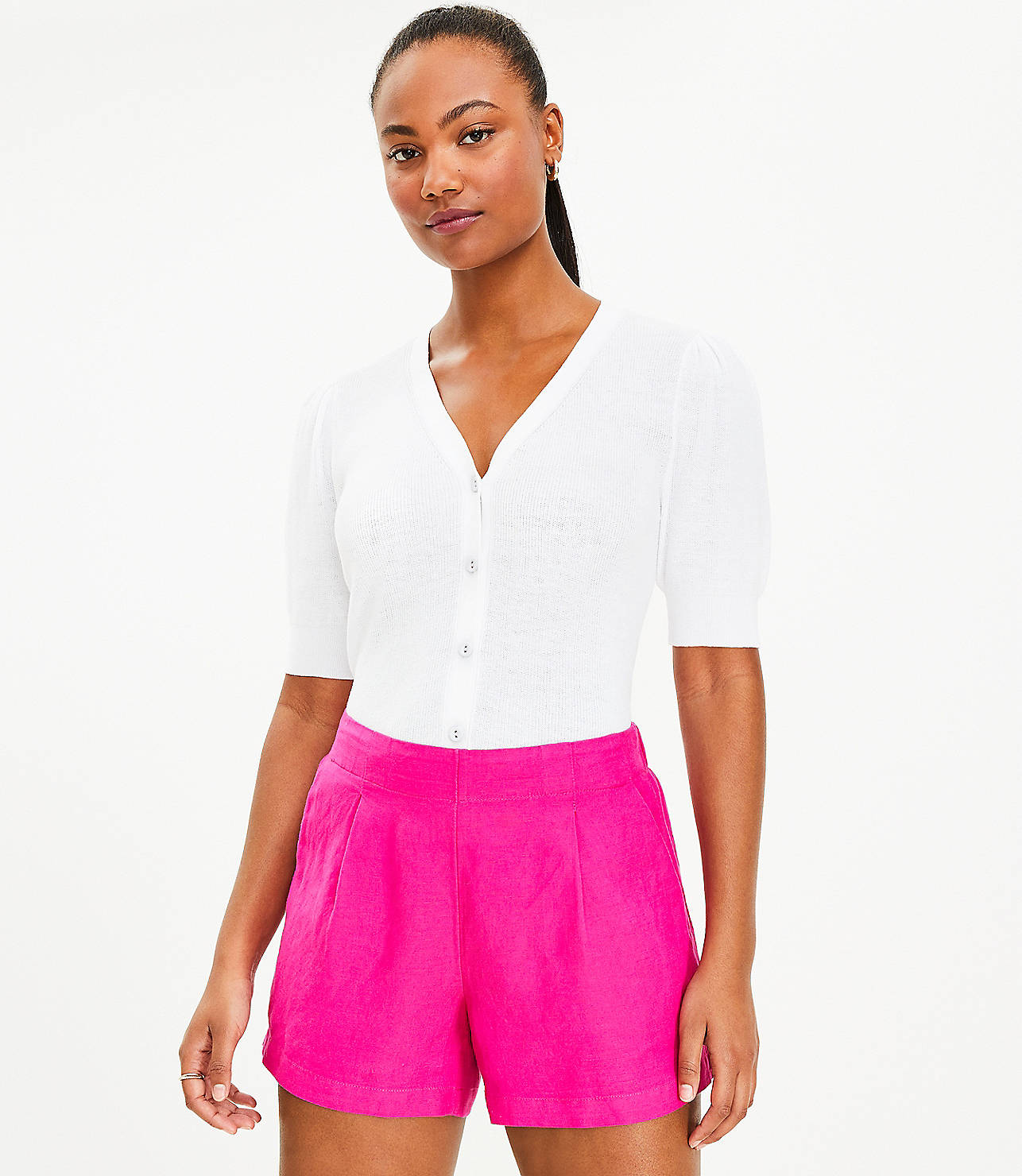 Pleated Pull On Shorts in Linen Blend