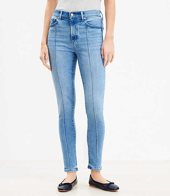 Curvy Front Seamed Mid Rise Skinny Jeans in Light Indigo Wash
