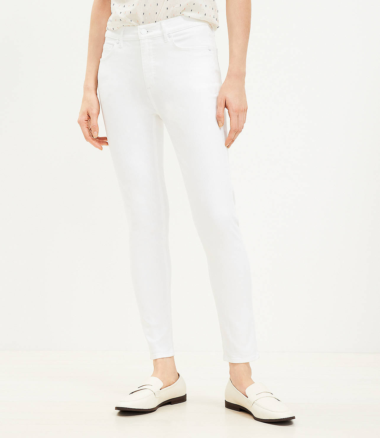 Petite Mid Rise Skinny Jeans in White