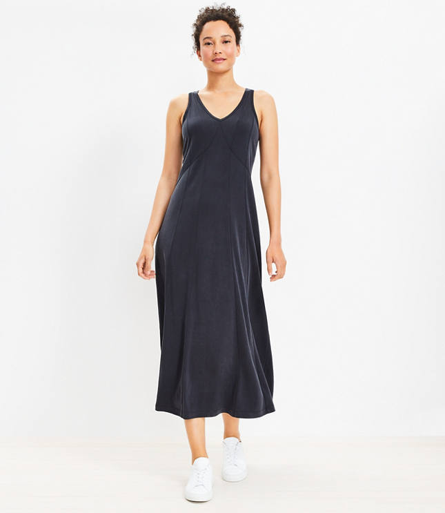 Lou & Grey Seamed Sandwashed V-Neck Midi Dress